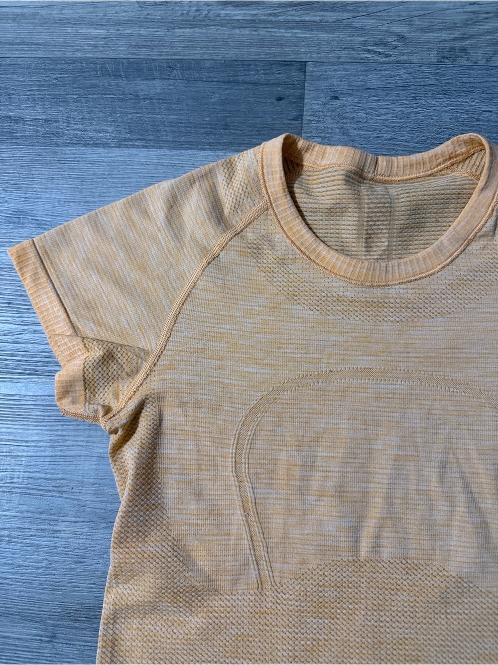 Women’s Lululemon swiftly tech short sleeve 🧡 - Picture 3 of 7